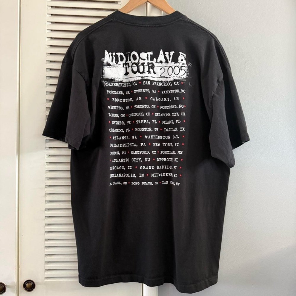 Vintage 2005 AUDIOSLAVE Chris Cornell Soundgarden Tour T-shirt - Picture 5 of 8